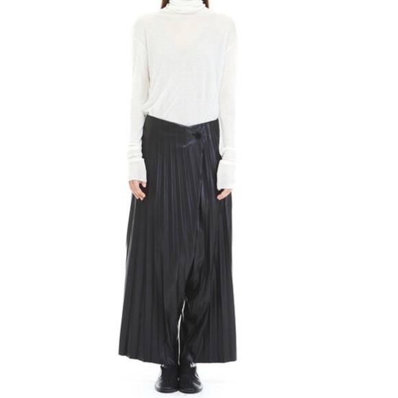 New! gaze de lin MYBRAND Retouch_FAKE LEATHER PLEATS WIDE PANTS_BLACK